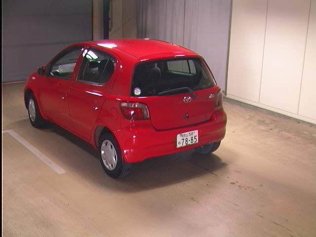 1999 Toyota Vitz Images