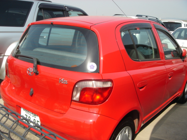 1999 Toyota Vitz Pictures