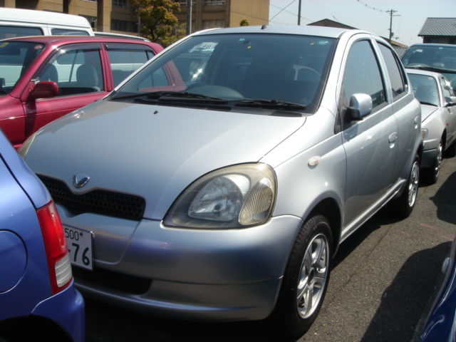 1999 Toyota Vitz Pictures