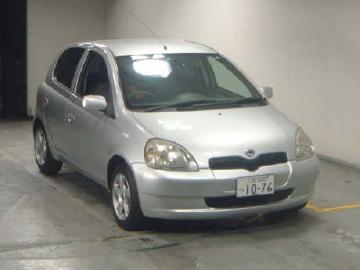 1999 Toyota Vitz Photos