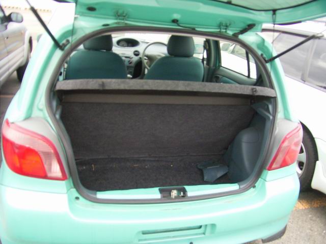 1999 Toyota Vitz Photos