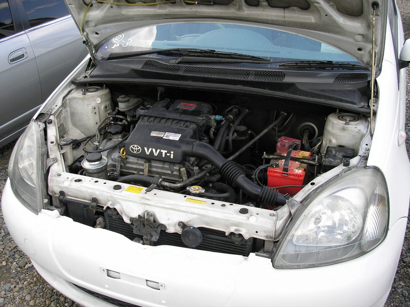1999 Toyota Vitz Images