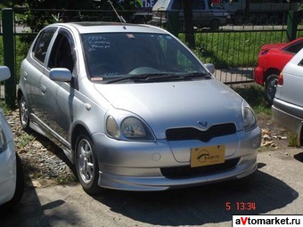 1999 Toyota Vitz Photos