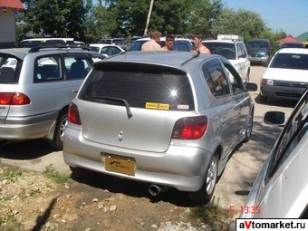 1999 Toyota Vitz Photos