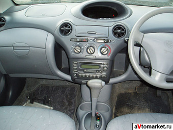 1999 Toyota Vitz Images