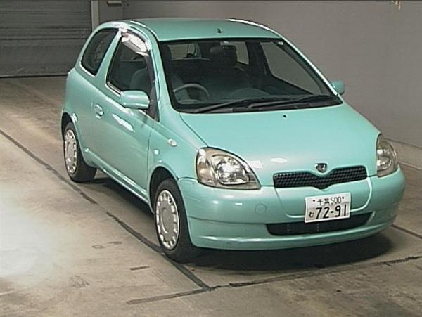 1999 Toyota Vitz Pics