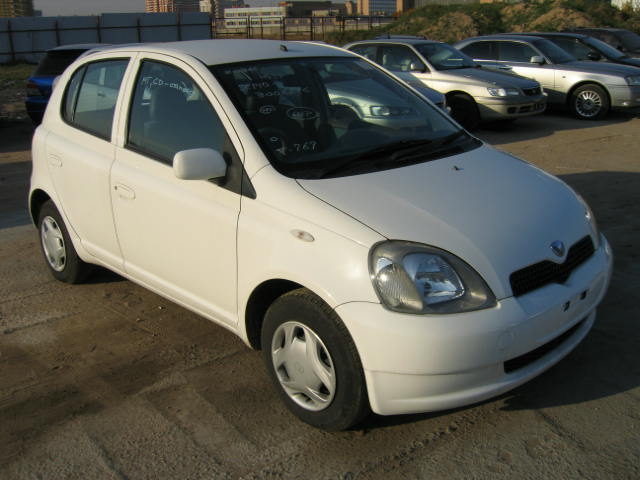 1999 Toyota Vitz Pictures