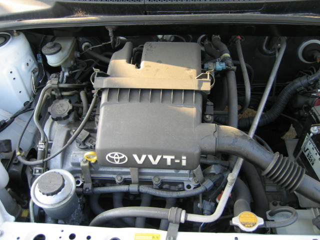 1999 Toyota Vitz Images