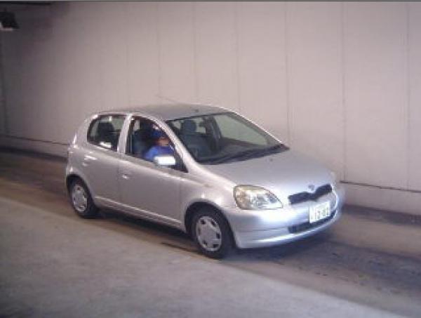 1999 Toyota Vitz Pictures