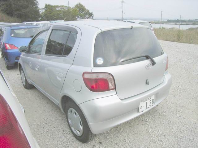1999 Toyota Vitz Pictures