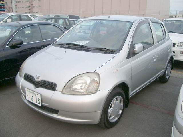 1999 Toyota Vitz Pictures