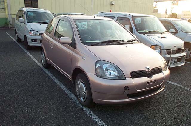 1999 Toyota Vitz Pictures