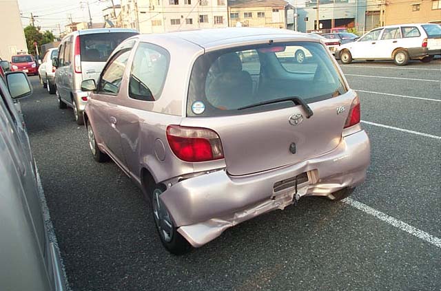 1999 Toyota Vitz Photos