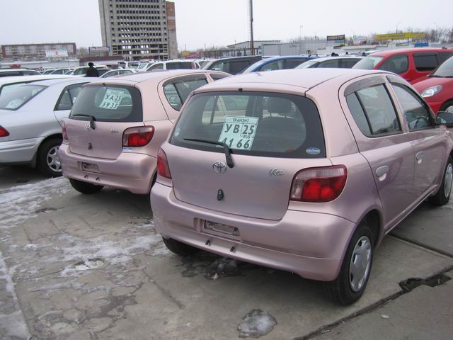 1999 Toyota Vitz Pictures