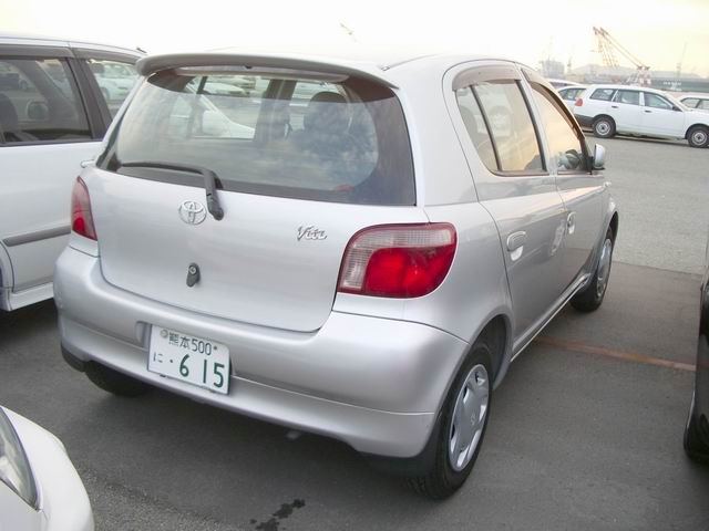 1999 Toyota Vitz Pictures