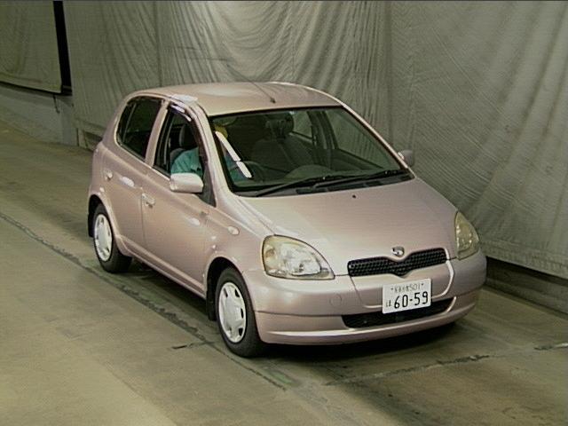 1999 Toyota Vitz Images