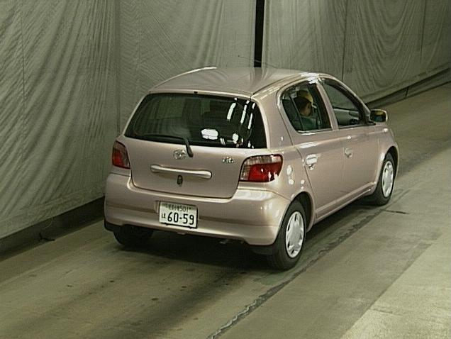 1999 Toyota Vitz Pictures