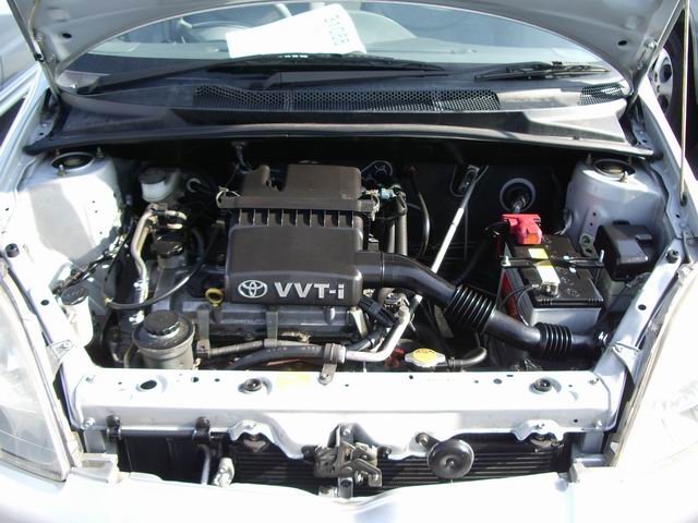 1999 Toyota Vitz Images