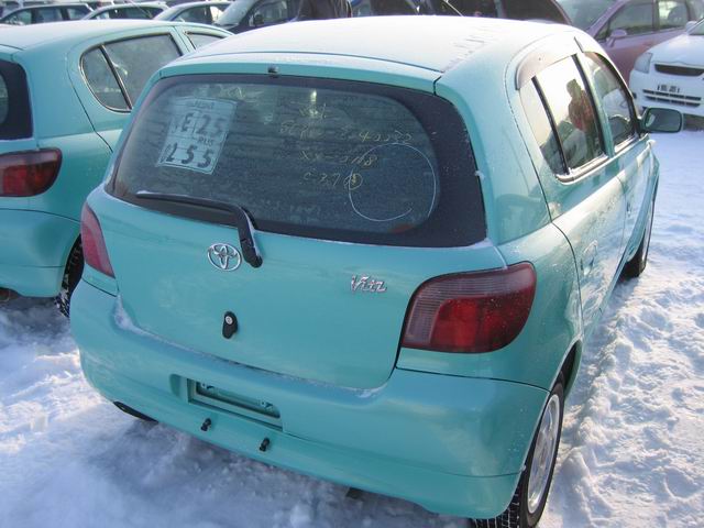 1999 Toyota Vitz Photos