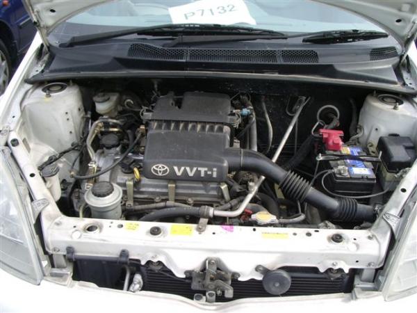 1999 Toyota Vitz Pictures