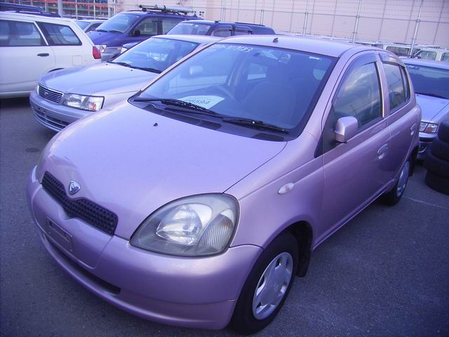 1999 Toyota Vitz Pictures