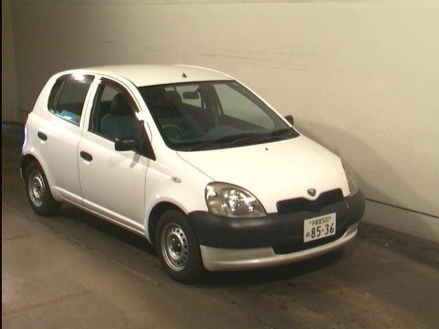 1999 Toyota Vitz Photos