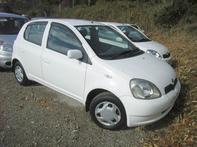 1999 Toyota Vitz Images