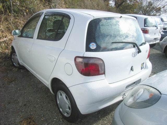 1999 Toyota Vitz Pictures