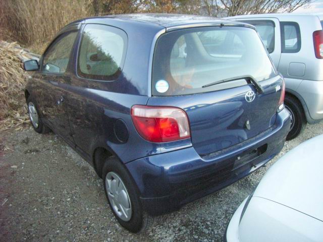 1999 Toyota Vitz Photos