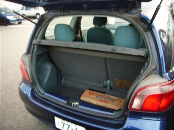 1999 Toyota Vitz Photos