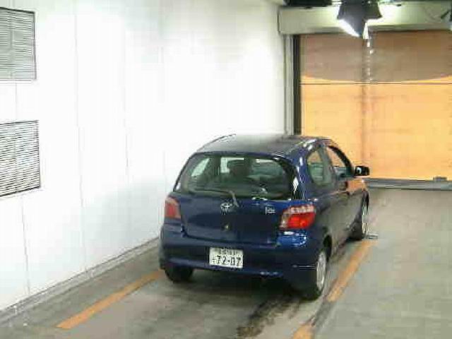 1999 Toyota Vitz Photos