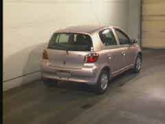 1999 Toyota Vitz Photos