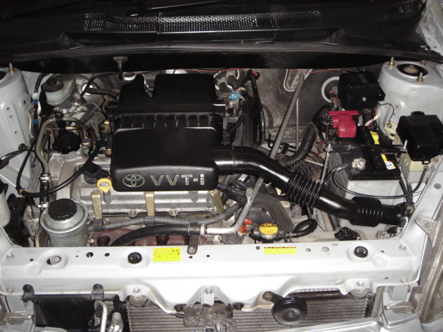 1999 Toyota Vitz Photos