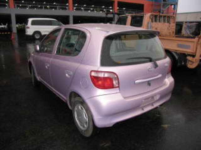 1999 Toyota Vitz