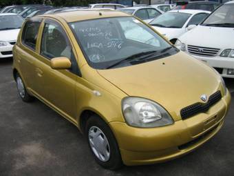 1999 Toyota Vitz Photos