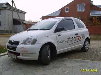 1999 Toyota Vitz Images