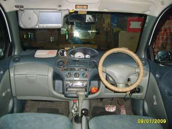 1999 Toyota Vitz Pics