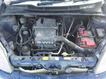 1999 Toyota Vitz Photos