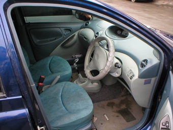 2000 Toyota Vitz