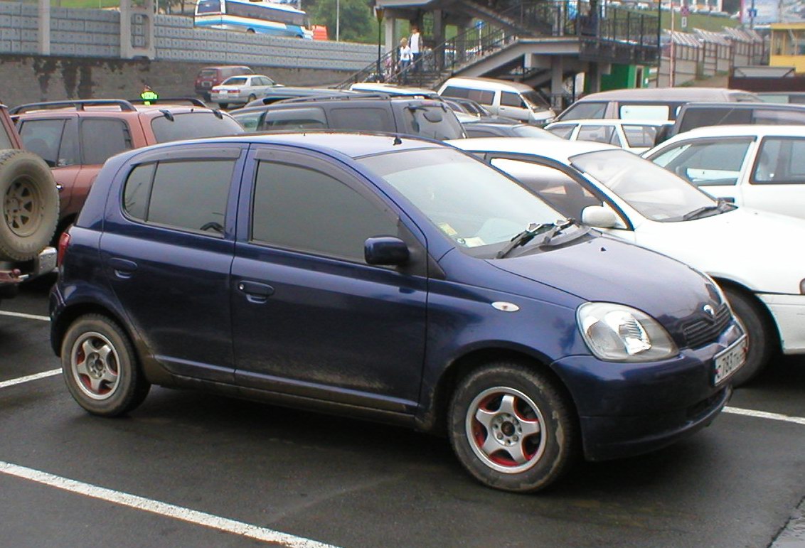 2000 Toyota Vitz