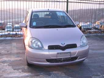 2000 Vitz