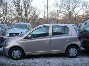 2000 Vitz