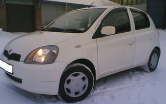 2000 Vitz