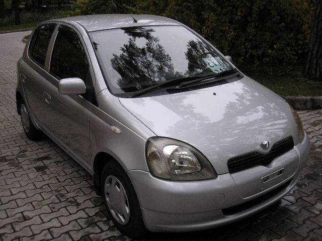 2000 Toyota Vitz