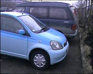 2000 Vitz