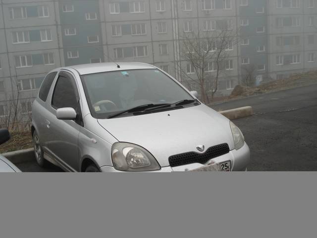 2000 Toyota Vitz