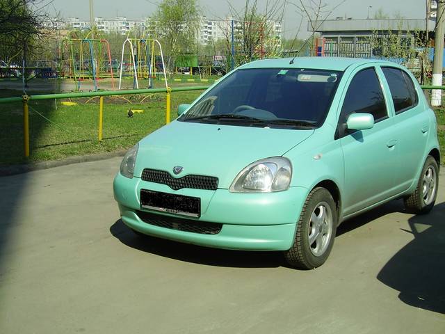 2000 Toyota Vitz