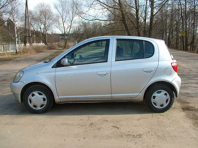 2000 Toyota Vitz