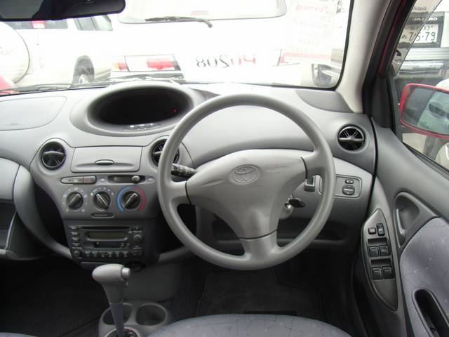 2000 Toyota Vitz