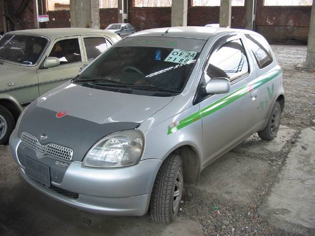 2000 Toyota Vitz